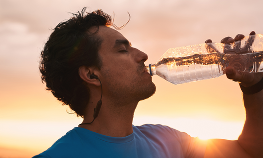 S’hydrater et se réhydrater : les bons réflexes à adopter